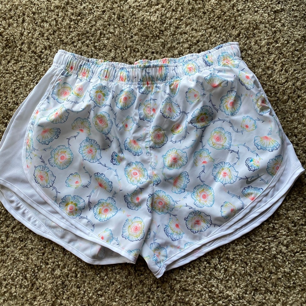 Nike Running Shorts Floral Pattern Women’s Size L